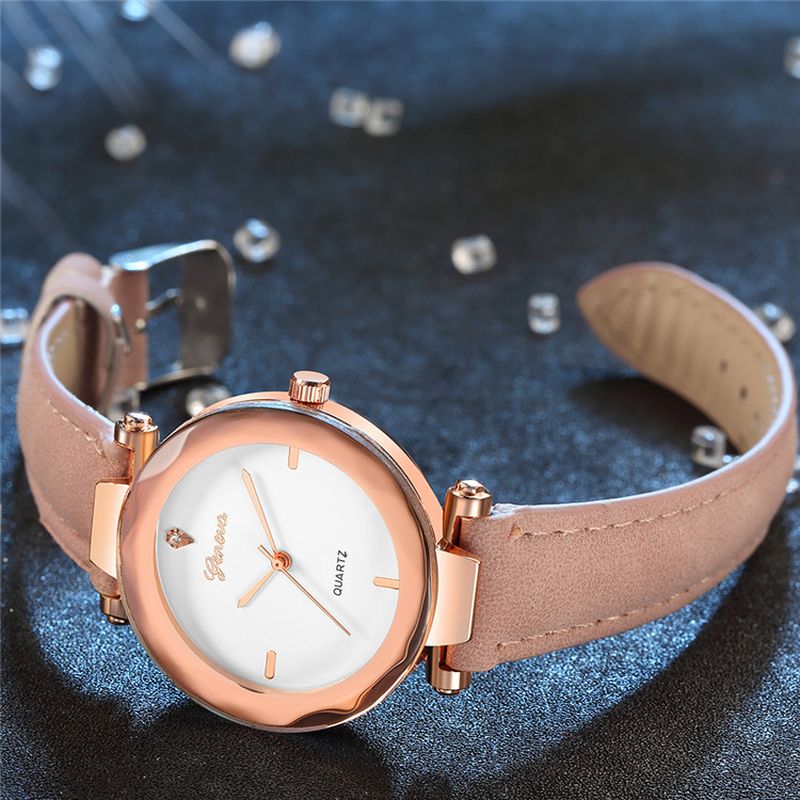 Mode Lederen Band Eenvoudige Wijzerplaat Ontwerp Metalen Behuizing Dames Horloge Dames Jurk Quarta Horloge