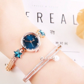 Mode Luxe Elegante Crystal Lucky Star Pattern Dames Armband Horloges Quartz Horloge